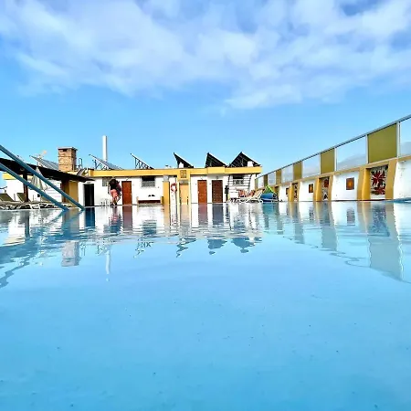 Estudio Familiar Cs, Wifi, Piscina En La Azotea Compartida En Puerto De La Cruz