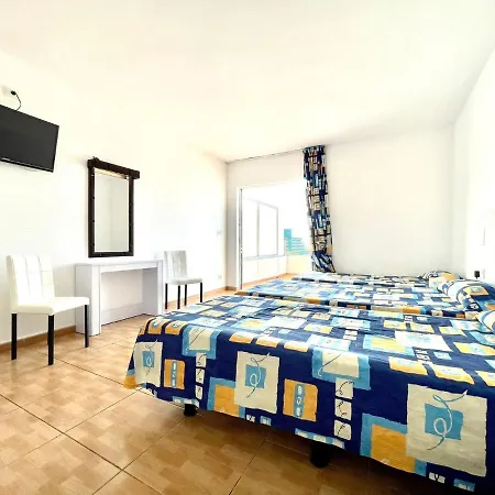 Estudio Familiar Cs, Wifi, Piscina En La Azotea Compartida En Puerto De La Cruz *